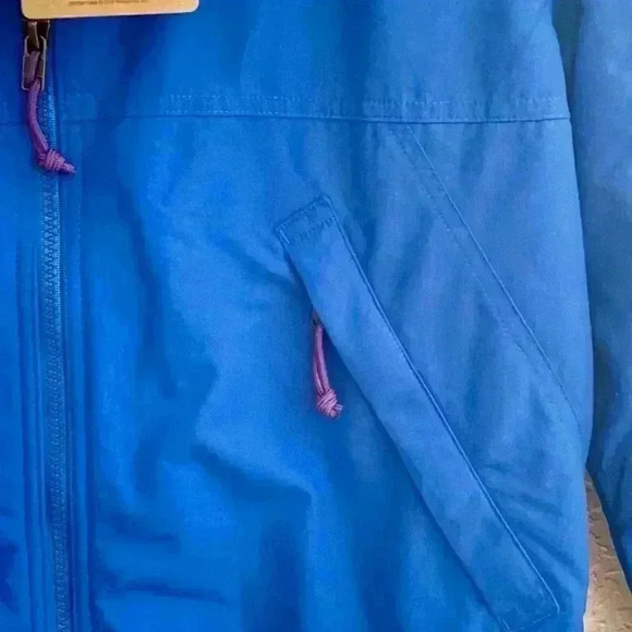 New Patagonia women’s jacket from movie set - Picture 6 of 6